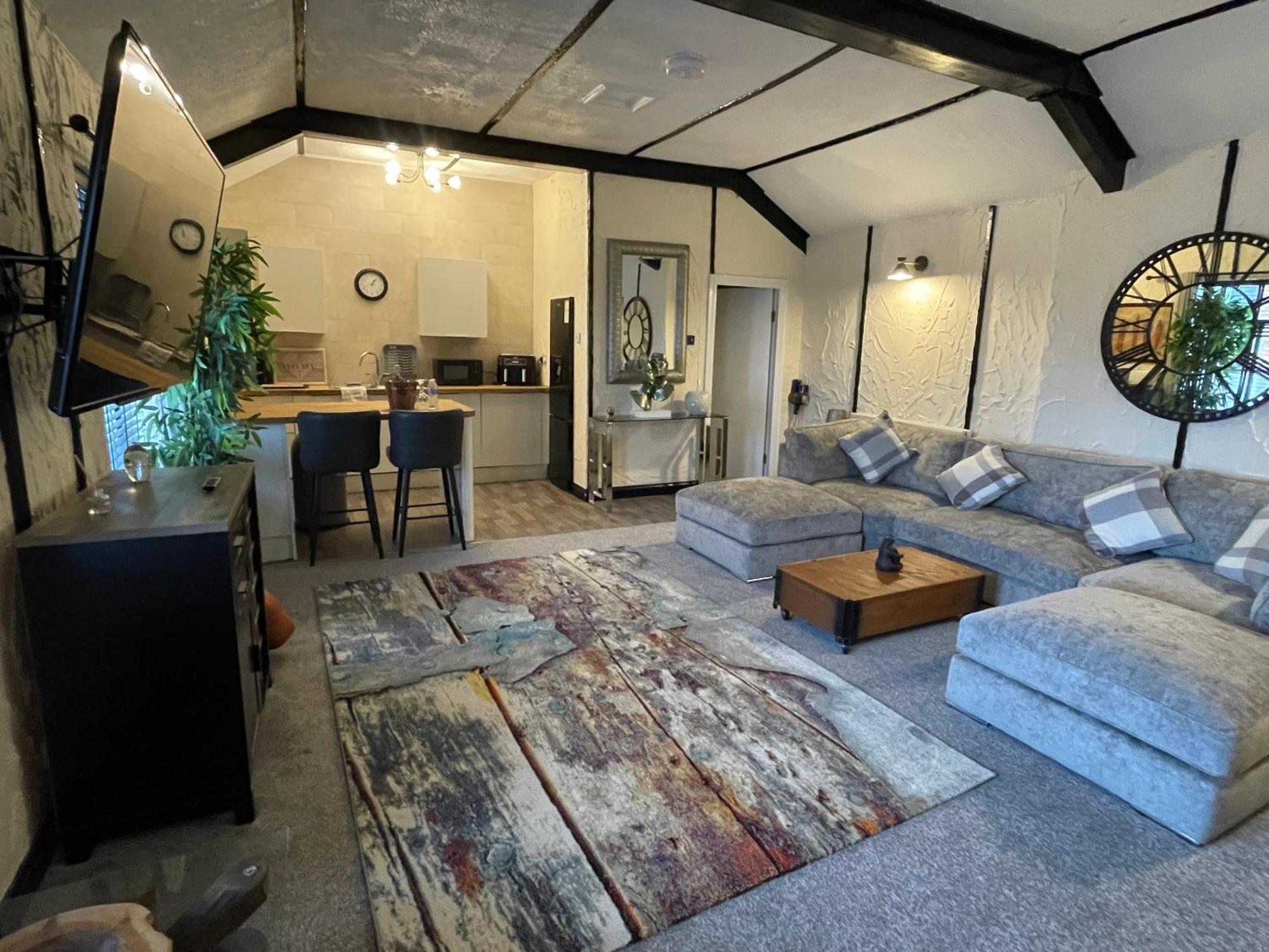 The Coach House At The Bull Inn Милтон-Кейнс Экстерьер фото